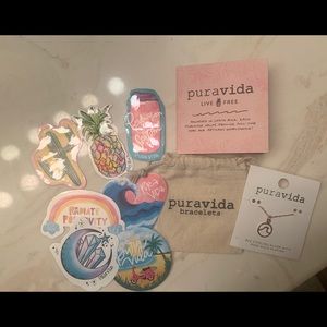 Never Worn Puravida Wave Necklace